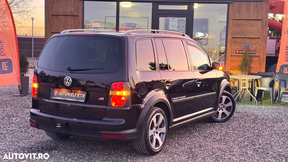 Volkswagen Touran 2.0 TDI DPF DSG Cross - 7