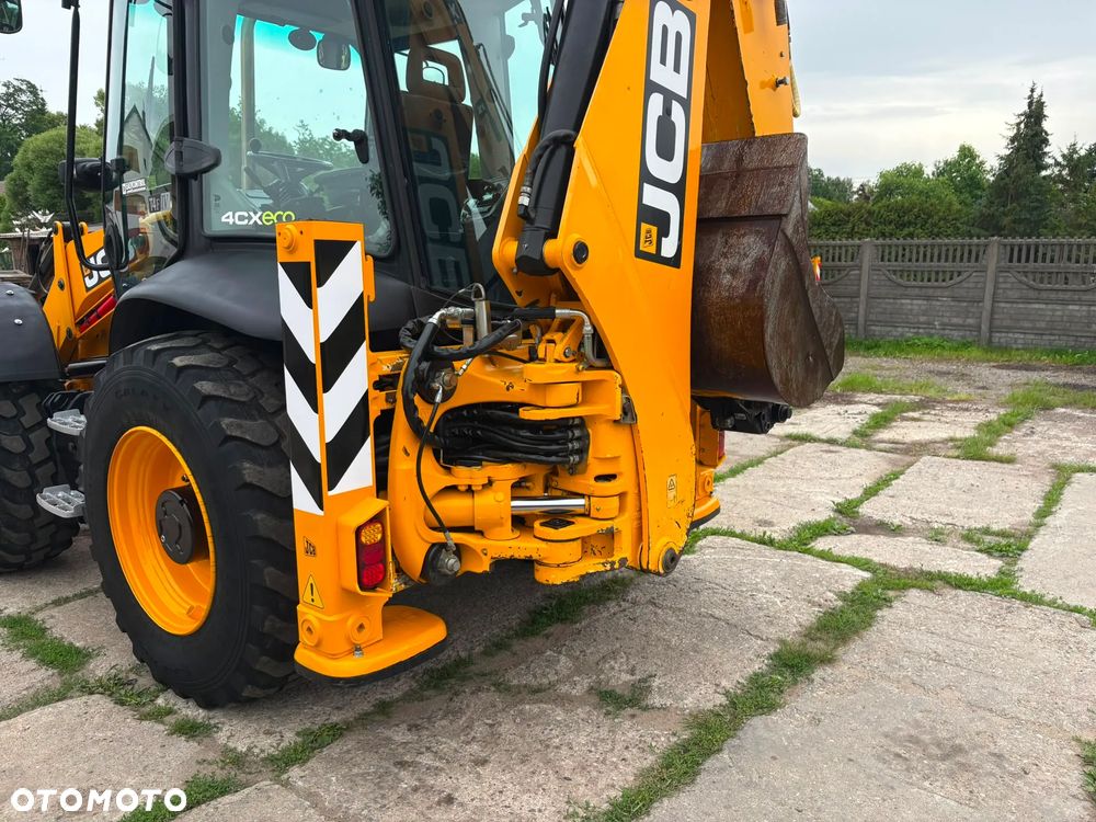 JCB 4CX - 25