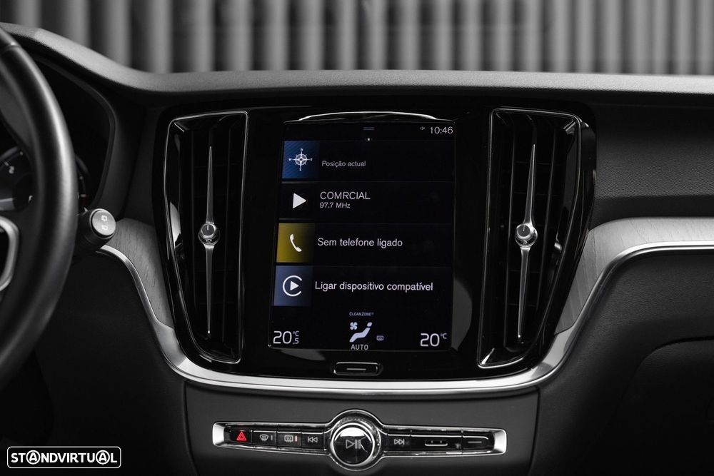 Volvo V60 2.0 B4 Momentum Geartronic - 21