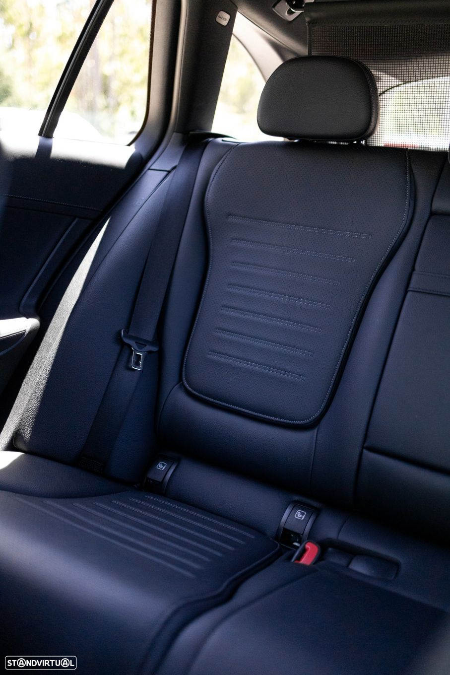 Mercedes-Benz C 300 e AMG Line - 28