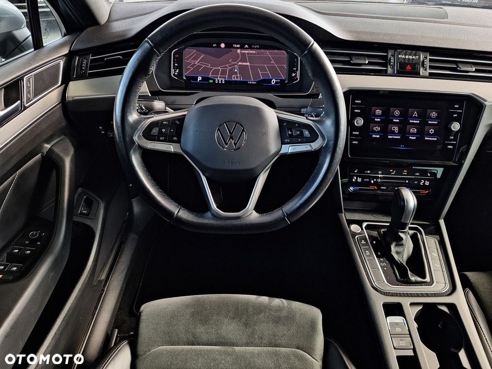 Volkswagen Passat Variant 2.0 TDI Elegance DSG - 27