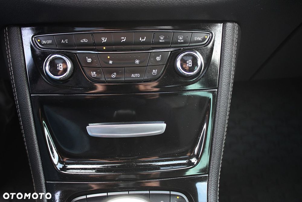 Opel Astra 1.6 T GPF Dynamic S&S - 22