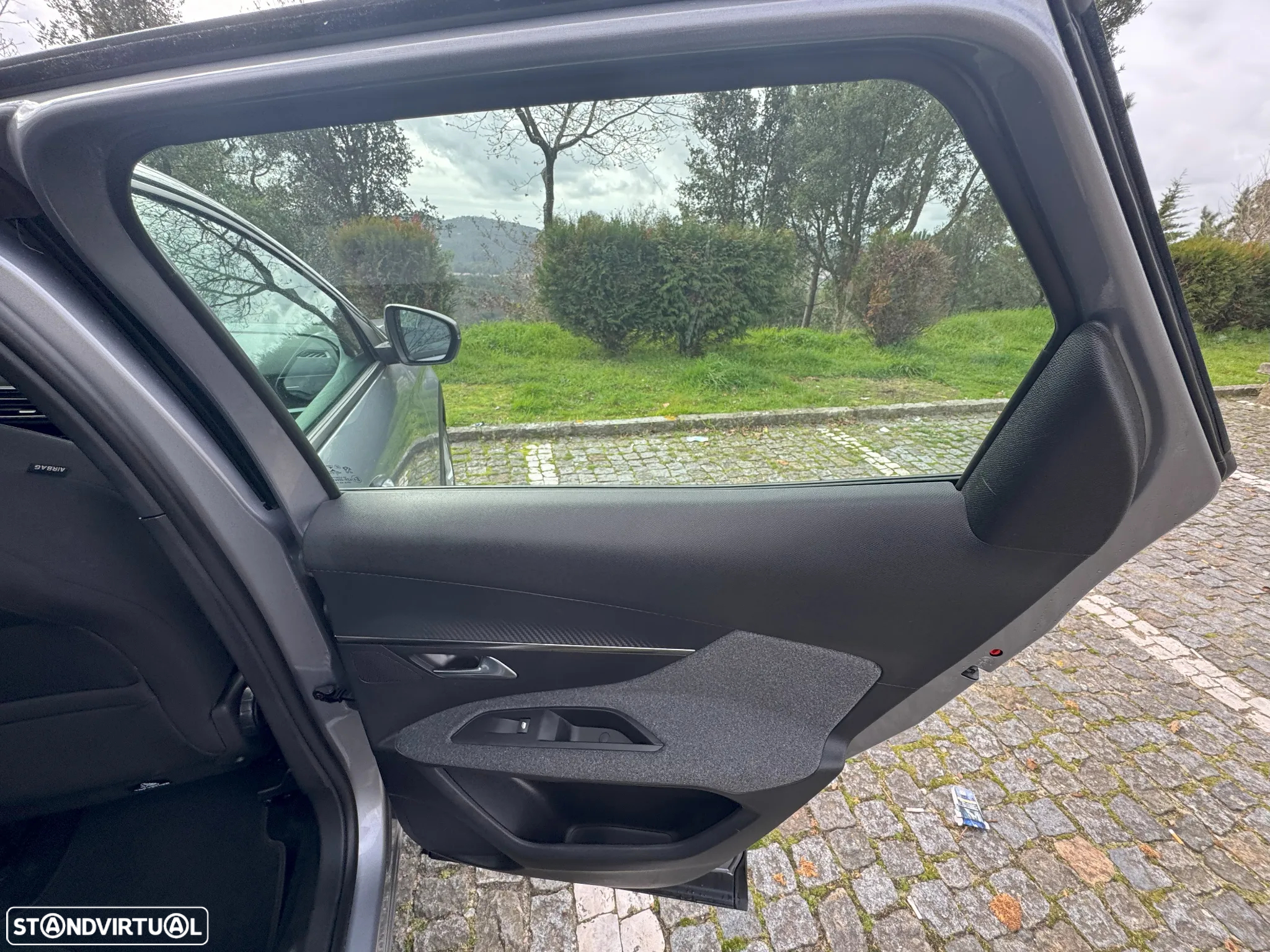 Peugeot 3008 1.5 BlueHDi Allure EAT8 - 13
