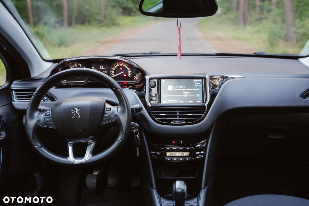 Peugeot 208 PureTech 82 Start & Stop Allure - 24