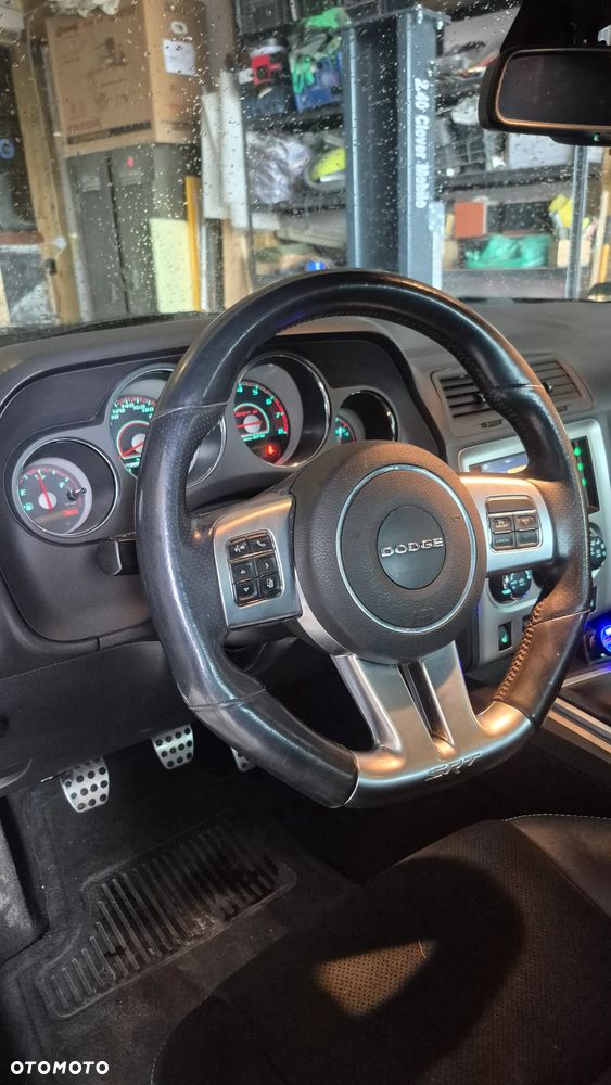 Dodge Challenger - 6