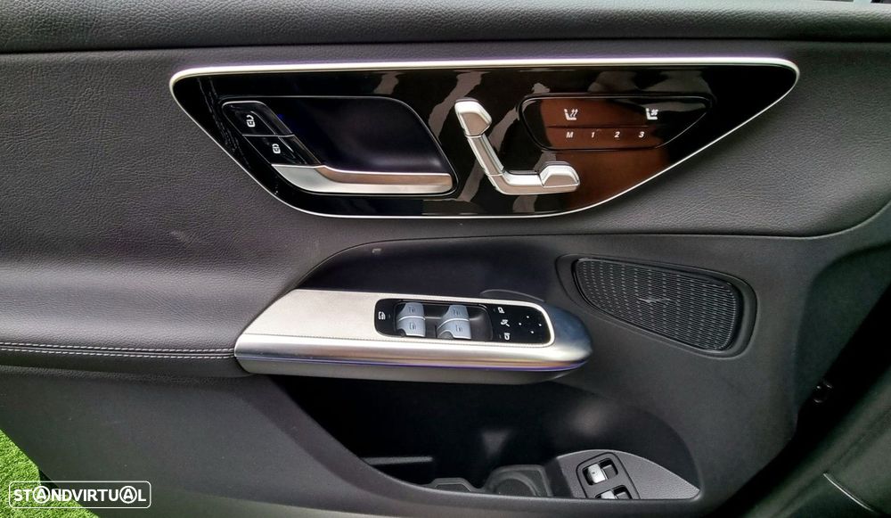 Mercedes-Benz GLC 300 e 4Matic - 28