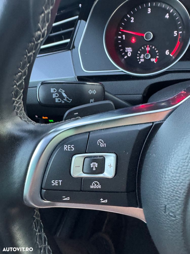 Volkswagen Passat - 26