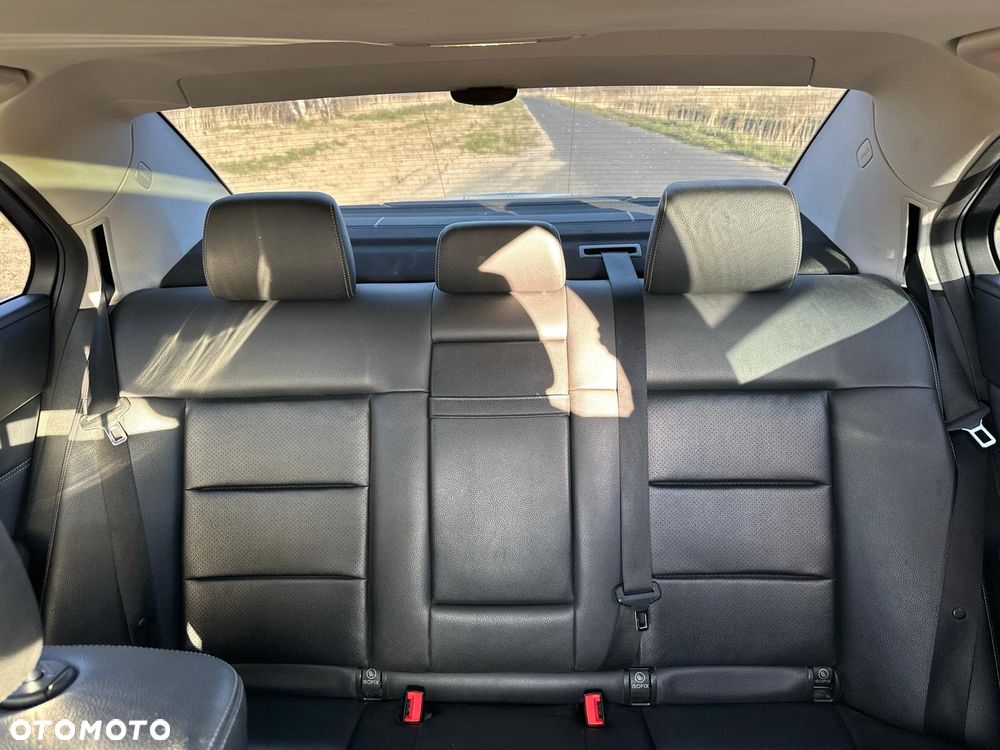 Mercedes-Benz Klasa E 200 NGT BlueEFFICIENCY - 17