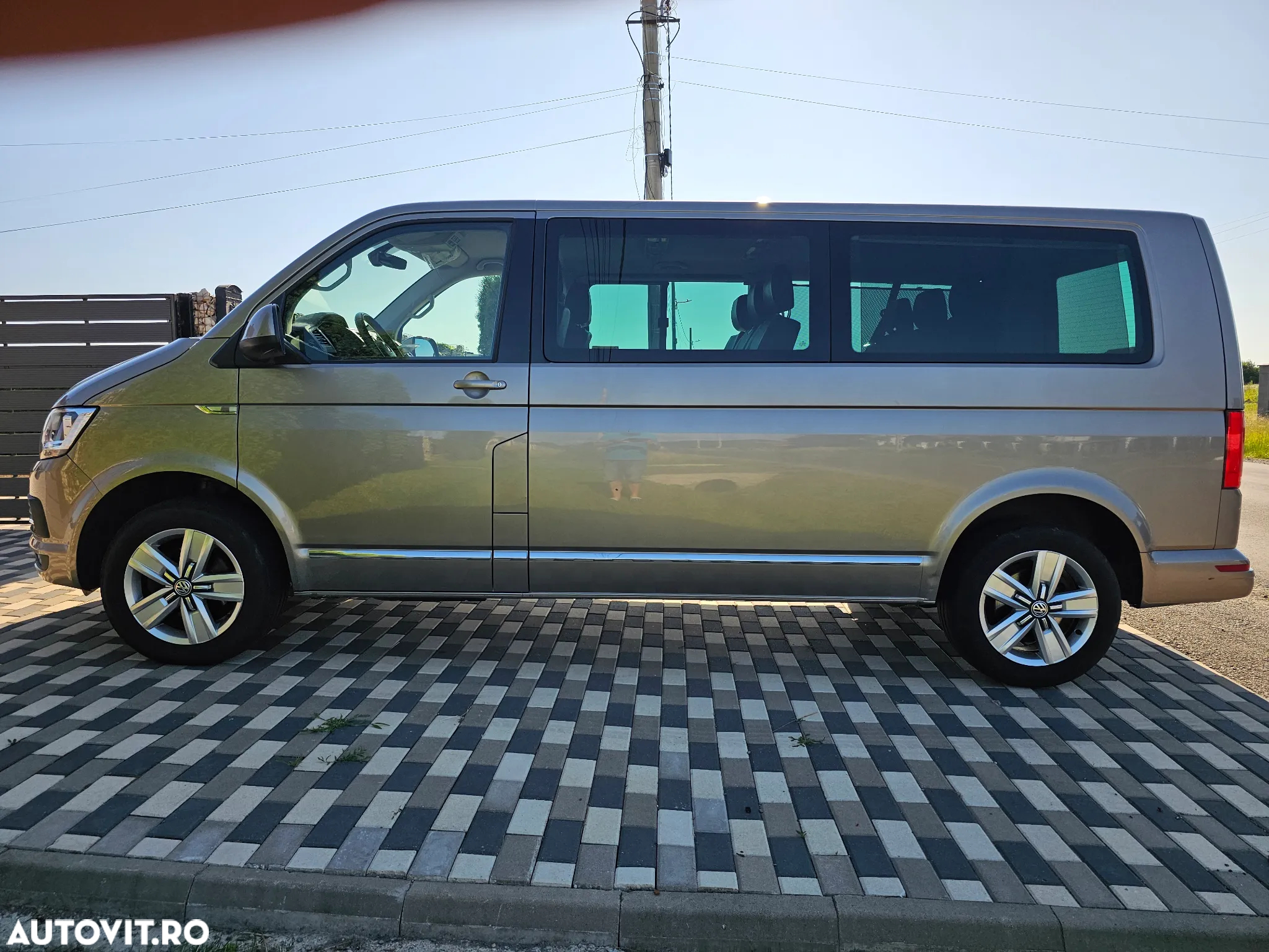 Volkswagen Caravelle T6 2.0 TDI KR Comfortline DSG - 2