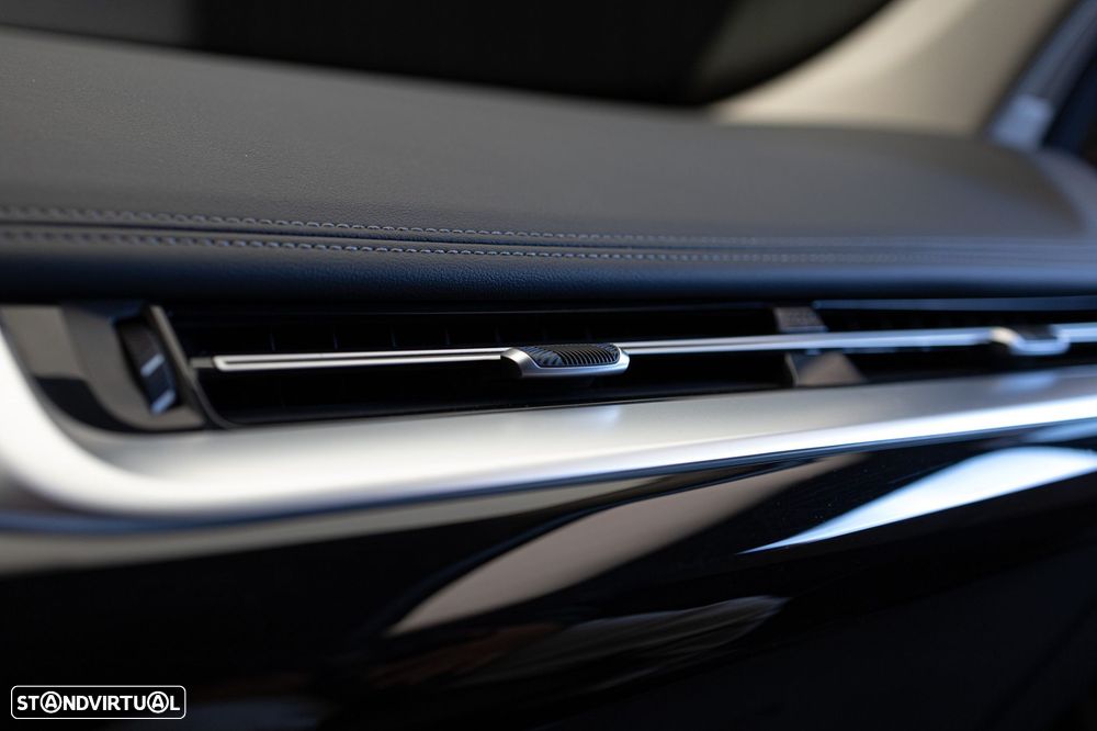 BMW iX1 eDrive20 xLine - 24