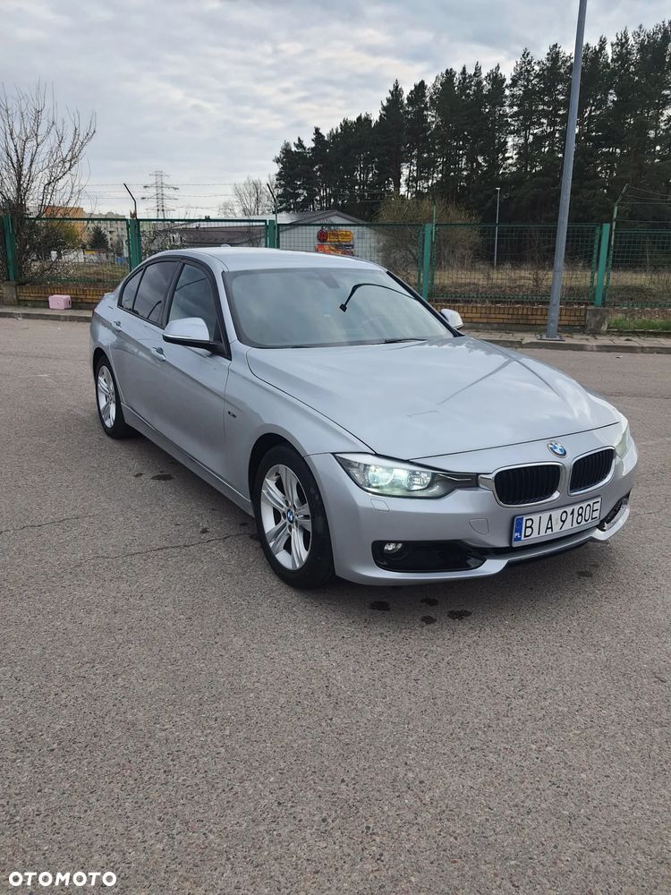 BMW Seria 3 318d Sport Line - 3