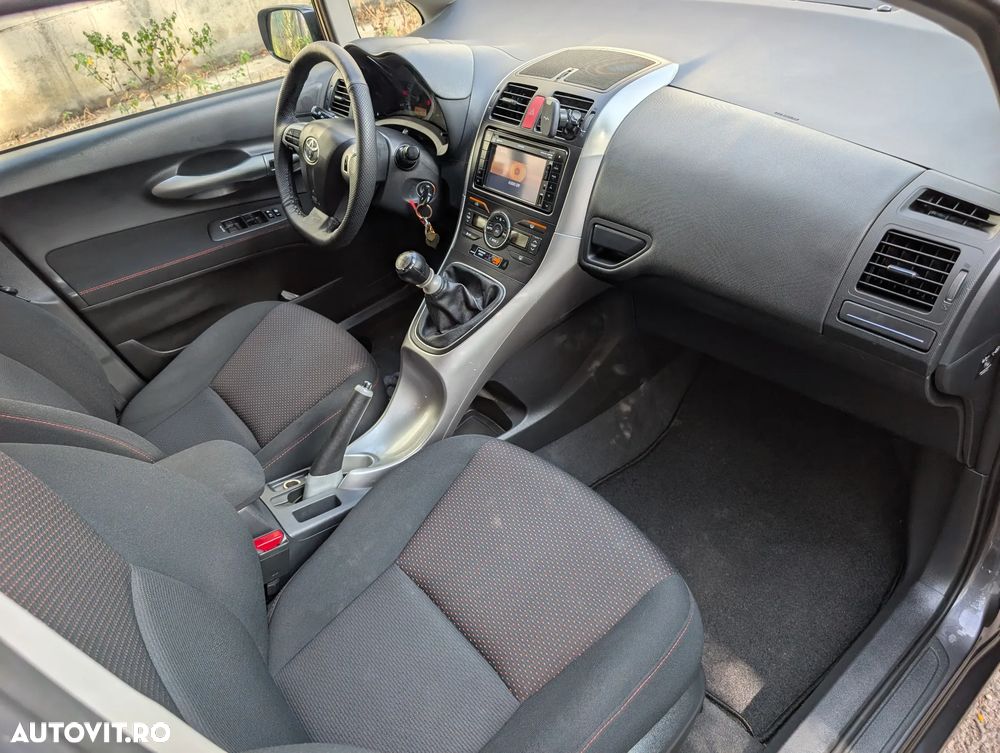 Toyota Auris - 5