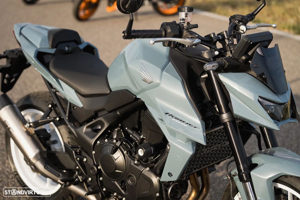 Honda CB 750 Hornet - dream garage - 10