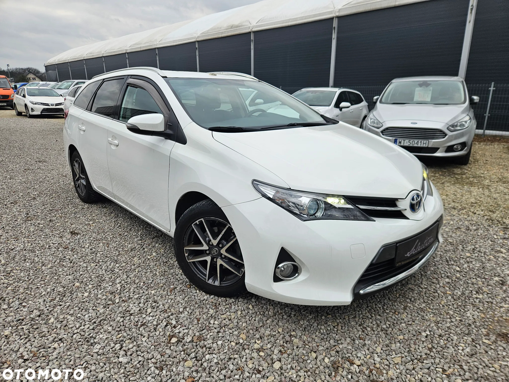 Toyota Auris Hybrid 135 Dynamic - 3