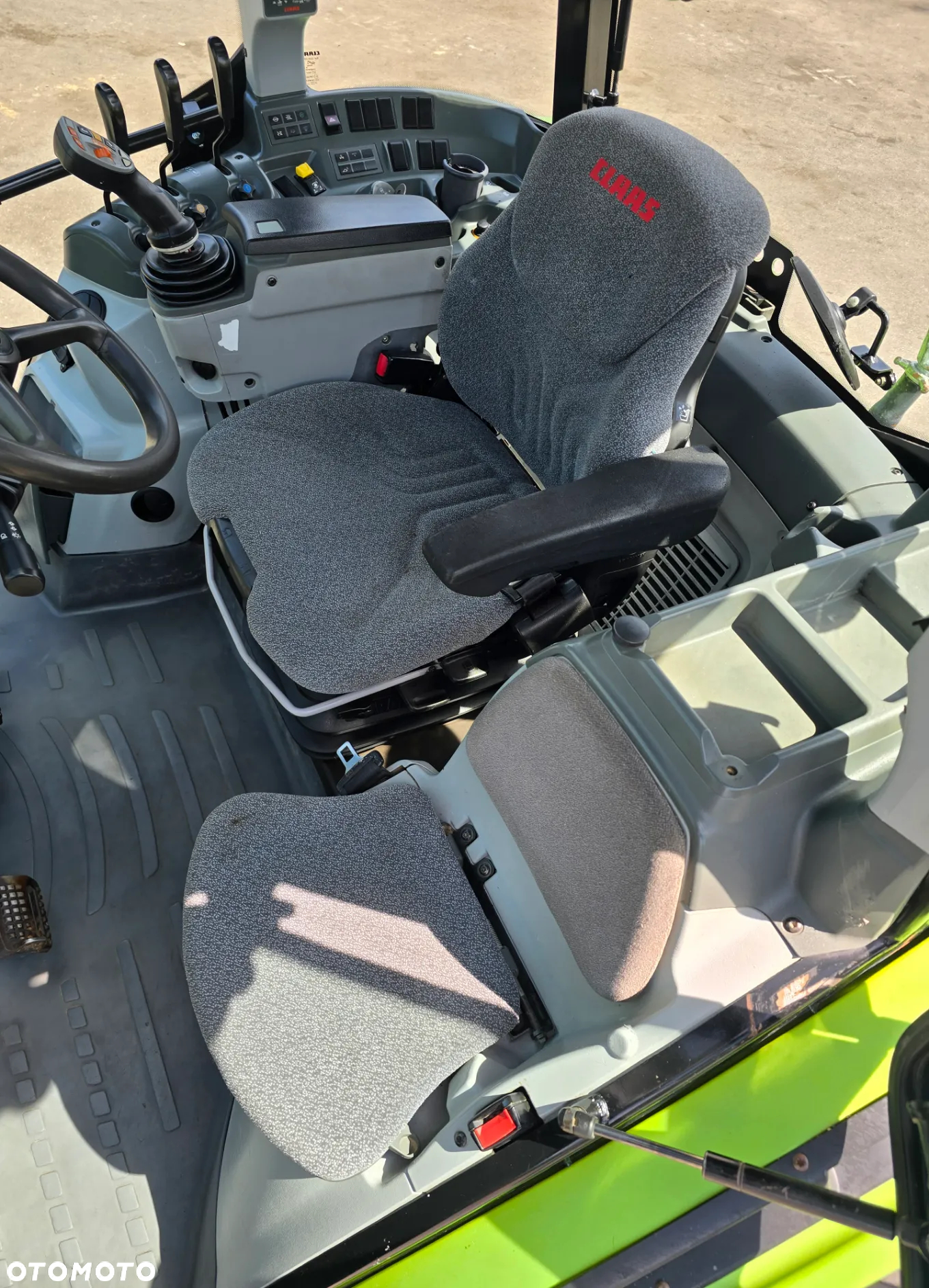 Claas Arion 420 - 8