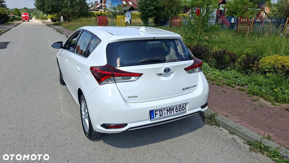 Toyota Auris 1.8 HSD Luna - 10