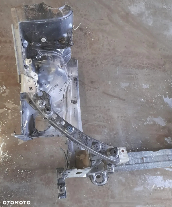 Toyota Avensis T25 podluznica cwiartka przod prawa lewa