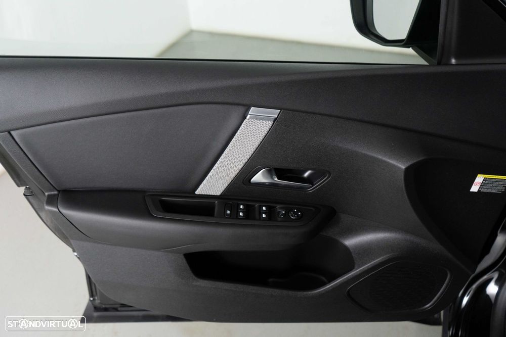 Citroën C4 X 1.2 PureTech Shine EAT8 - 17