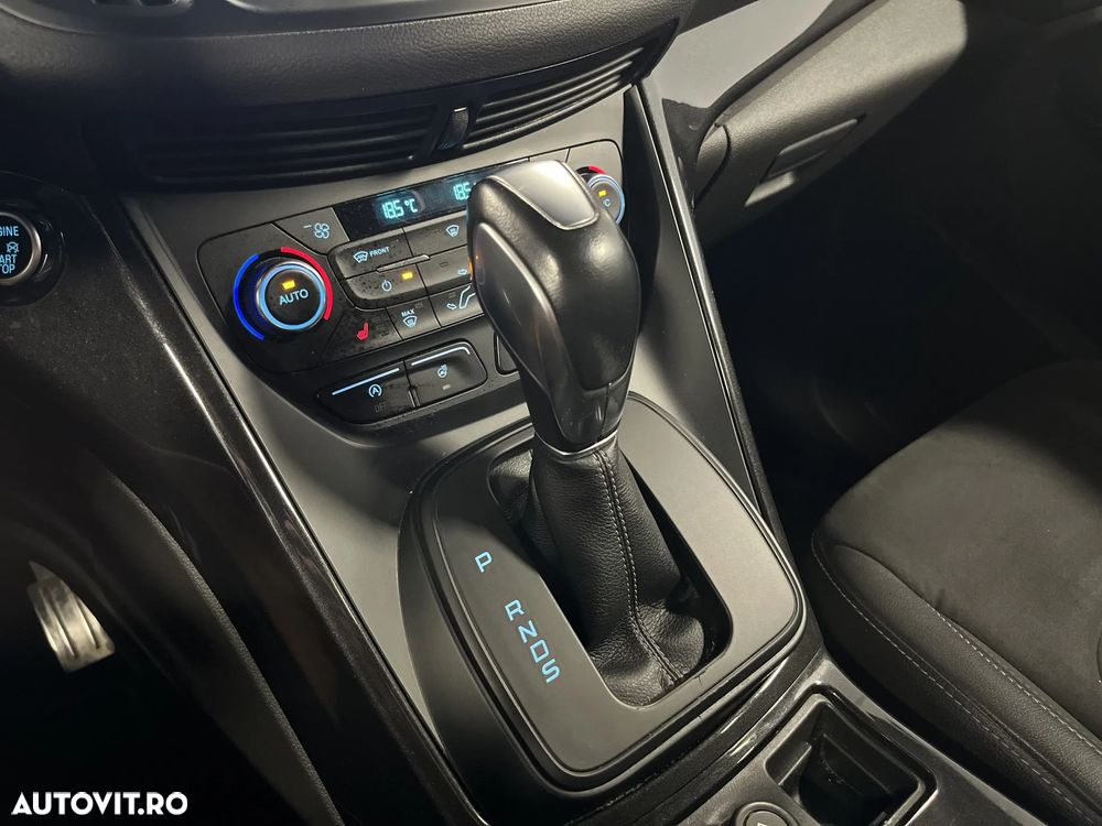 Ford Kuga 2.0 TDCi 4WD Powershift ST-Line - 24