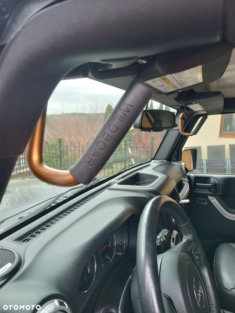 Jeep Wrangler 3.6 Unlim Sahara - 24