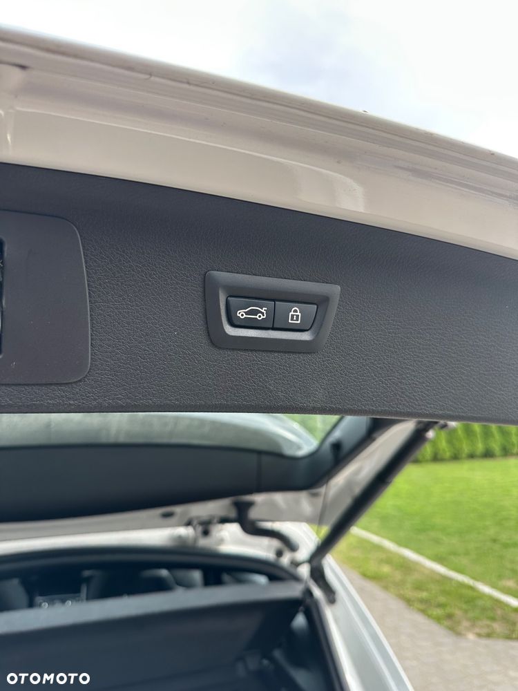 BMW Seria 2 216d Sport Line - 8