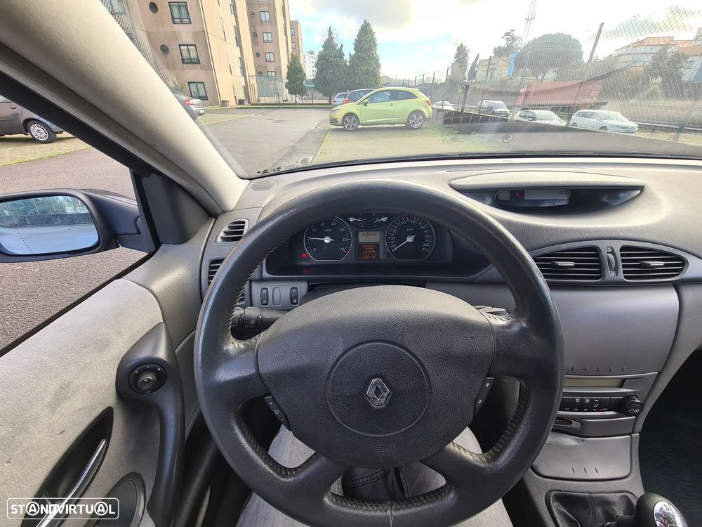 Renault Laguna 1.6 Privilége - 11
