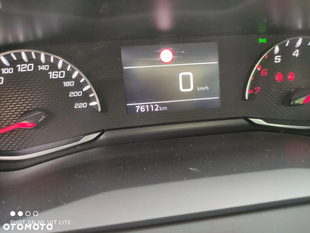 Peugeot 208 1.2 PureTech Style S&S - 9