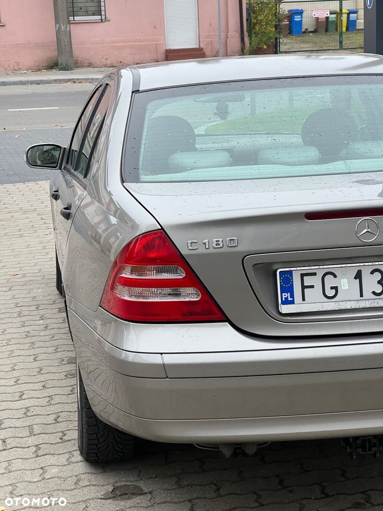 Mercedes-Benz Klasa C 180 Kompressor Classic - 8