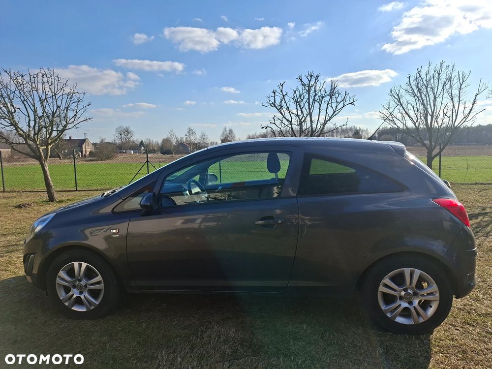 Opel Corsa 1.4 16V Satellite - 11