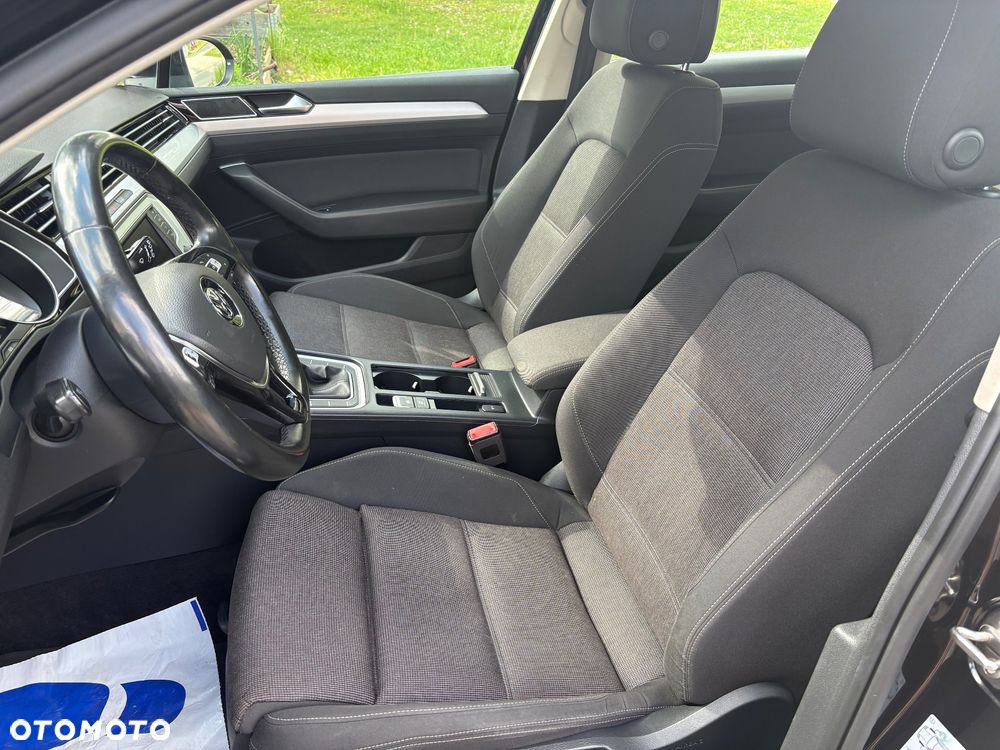 Volkswagen Passat - 26