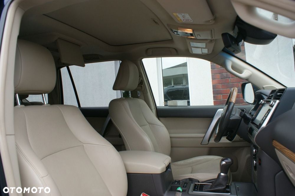 Toyota Land Cruiser - 13