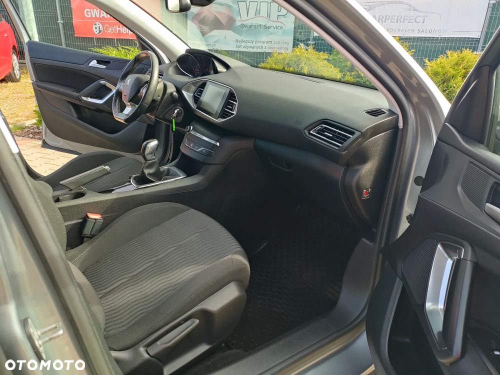 Peugeot 308 1.6 BlueHDi Style S&S - 16