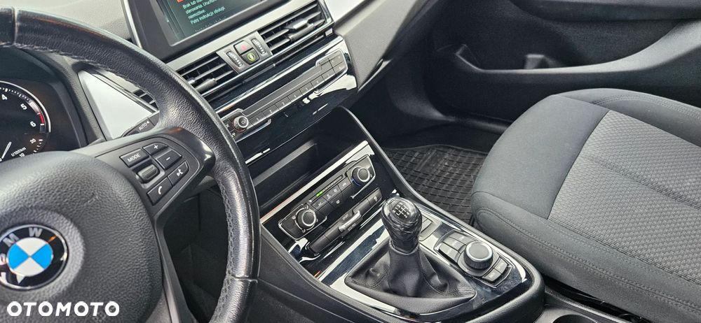 BMW Seria 2 216d - 25