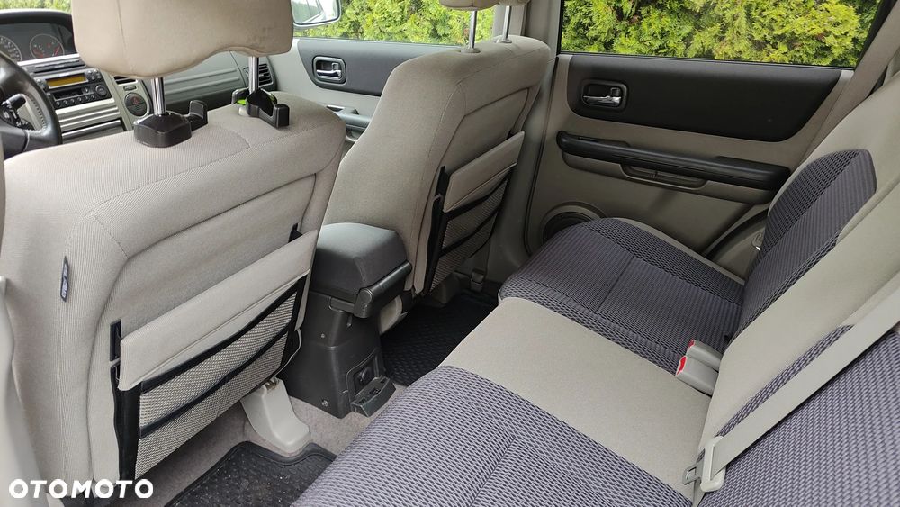 Nissan X-Trail 2.2 dCi Sport + - 7