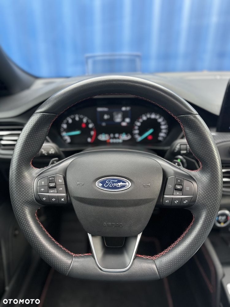 Ford Focus 1.5 EcoBoost ST-Line Business - 11