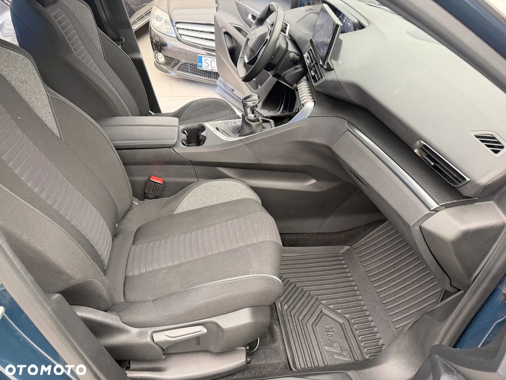 Peugeot 3008 1.2 PureTech Allure Pack S&S - 8