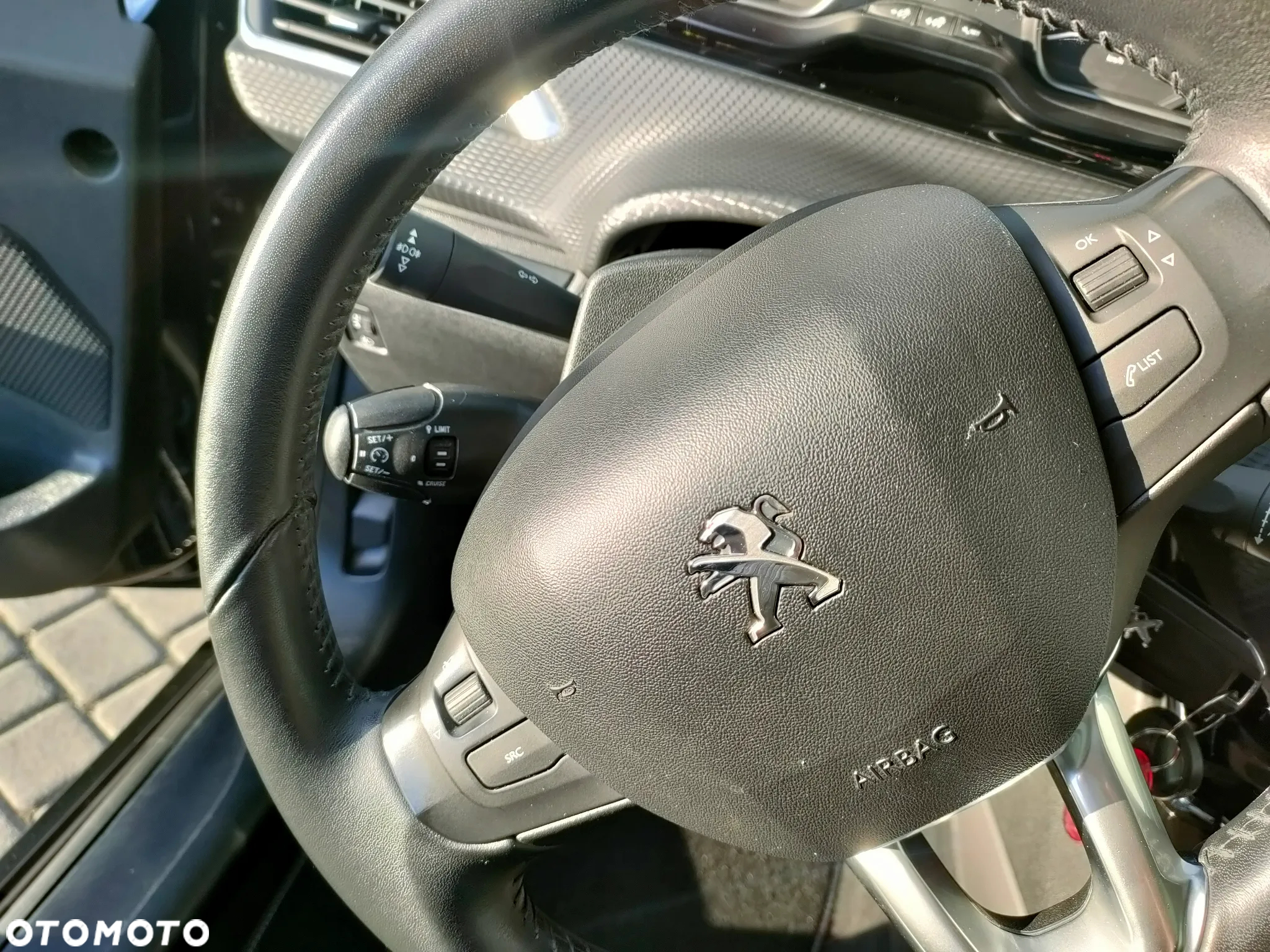 Peugeot 2008 1.2 Pure Tech Style - 15