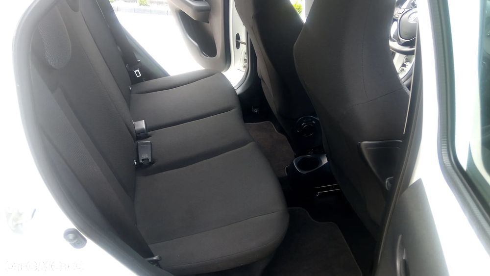 Toyota Aygo x - 18