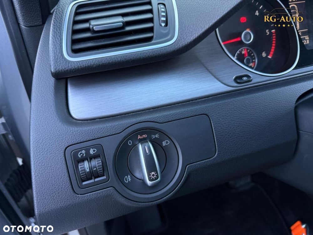 Volkswagen Passat - 34