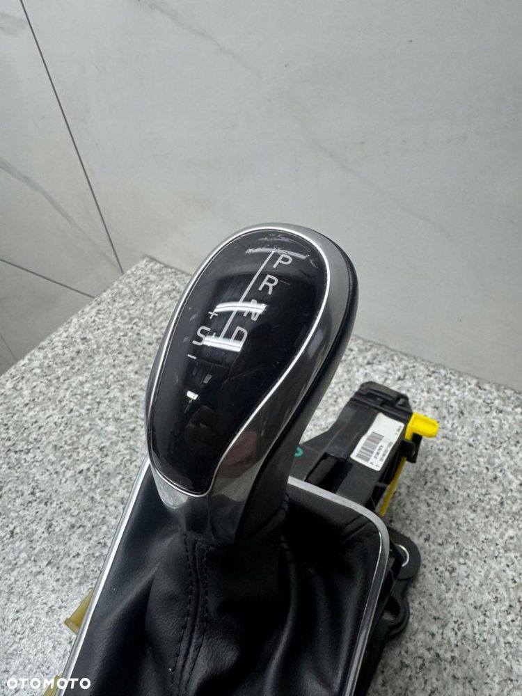 wybierak lewarek gałka zmiany biegów volvo v40 ii 2012-2018r 31367679 - 3