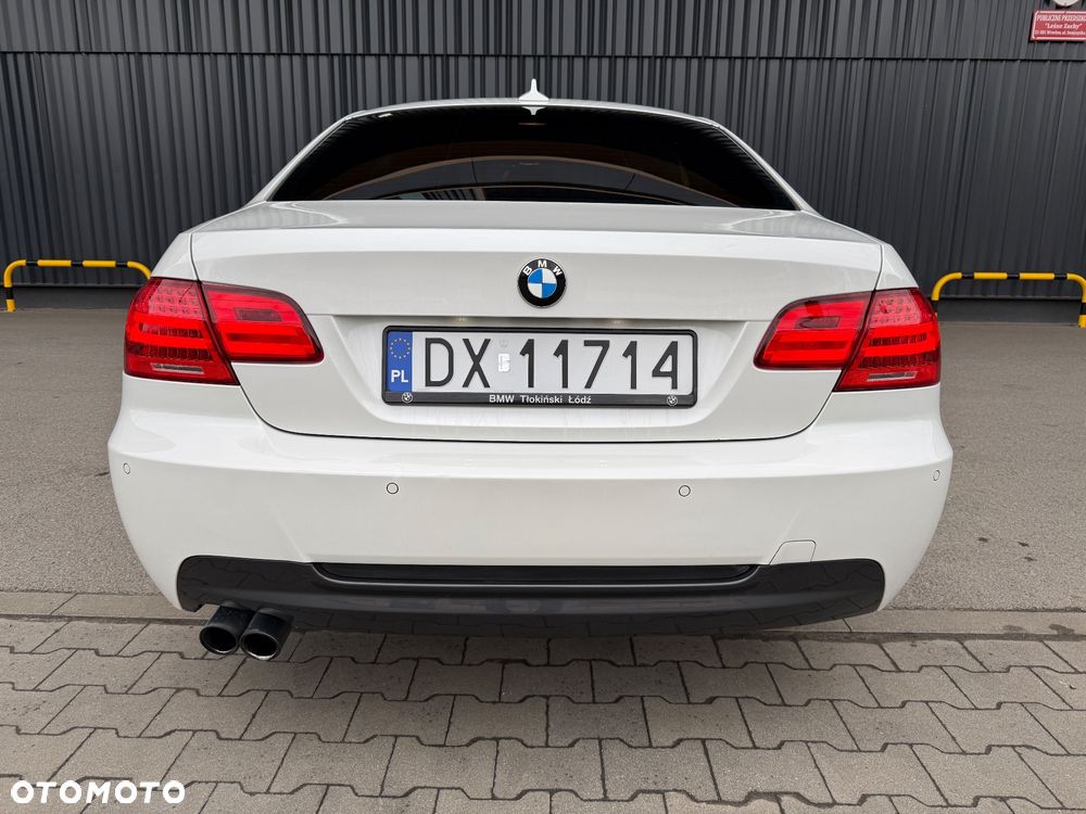 BMW Seria 3 325i - 25