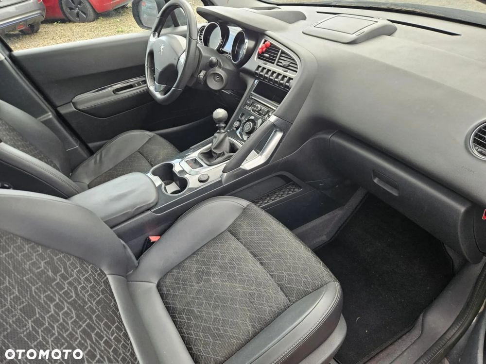 Peugeot 3008 HDi FAP 115 Family - 17