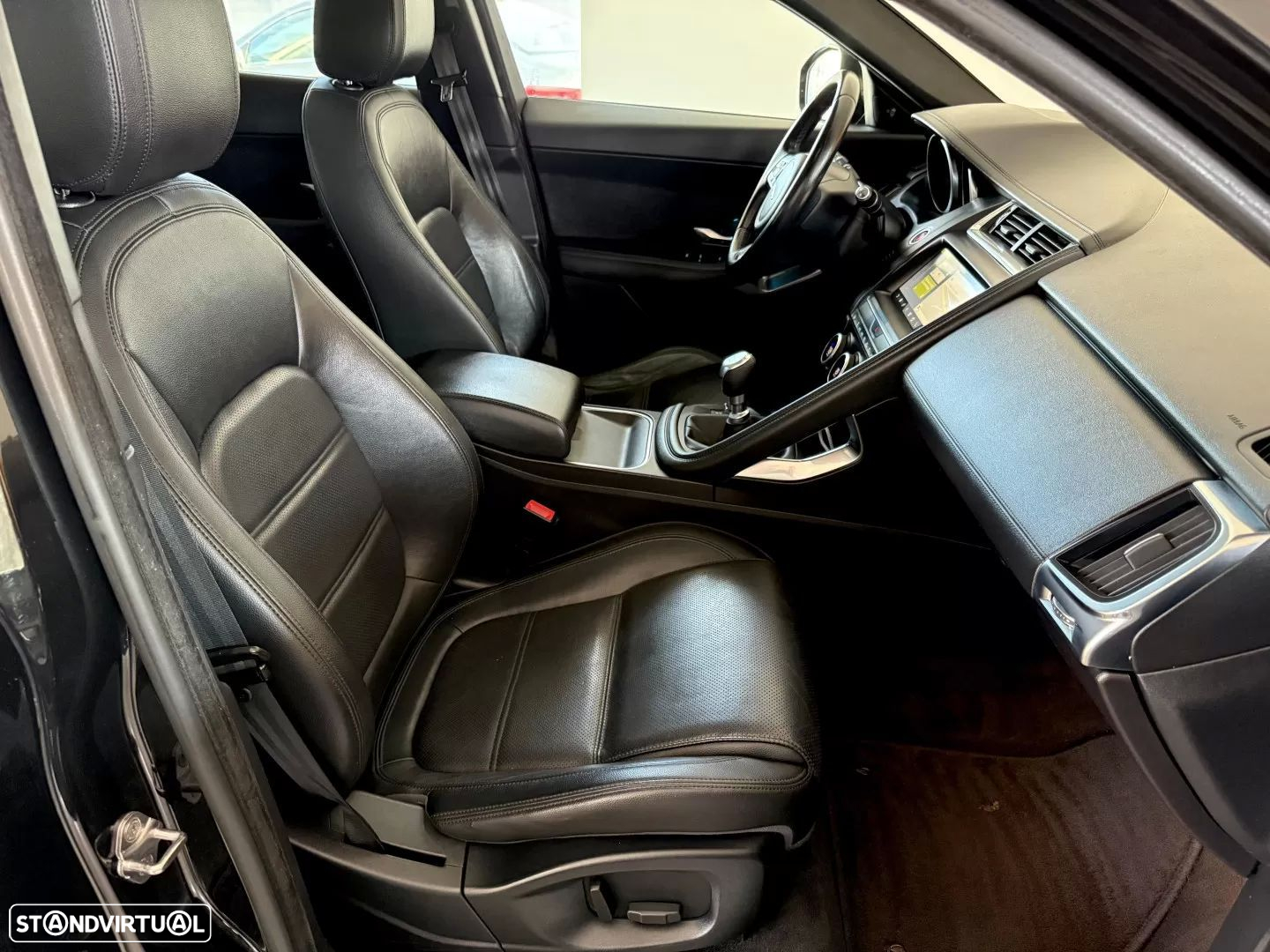Jaguar E-Pace 2.0 i4D R-Dynamic SE - 56