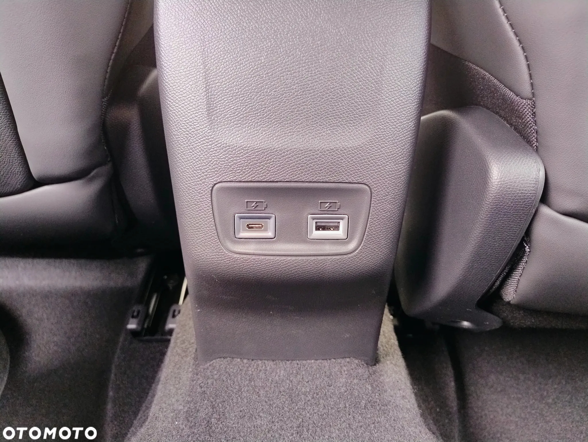Peugeot 208 e-208 46.3kWh GT - 28