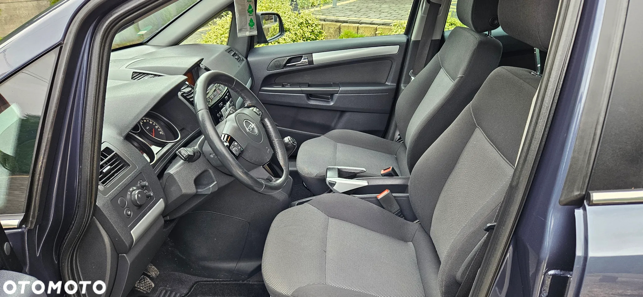 Opel Zafira 1.8 Design Edition - 8