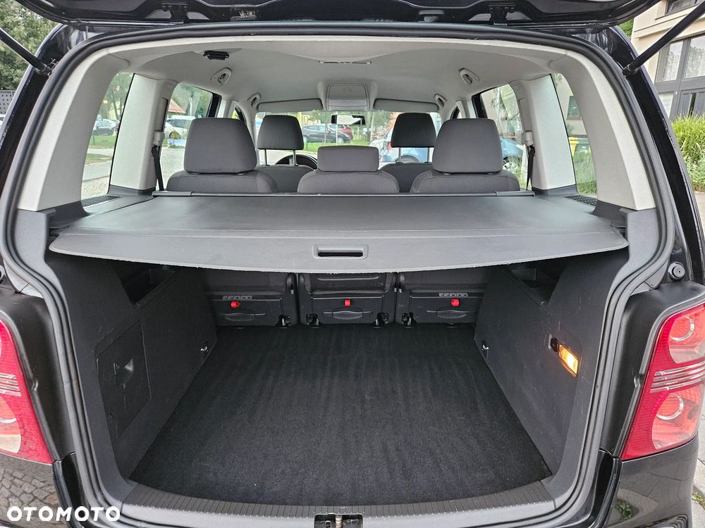 Volkswagen Touran 1.9 TDI DPF Conceptline - 14
