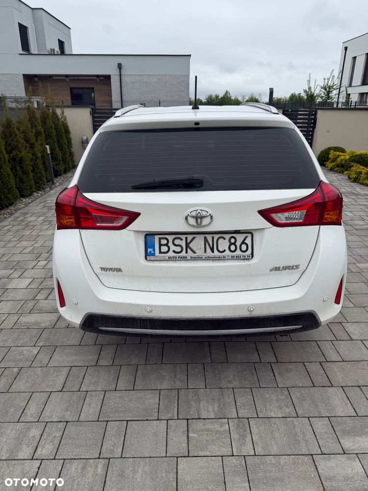 Toyota Auris 1.4 D-4D Premium - 4