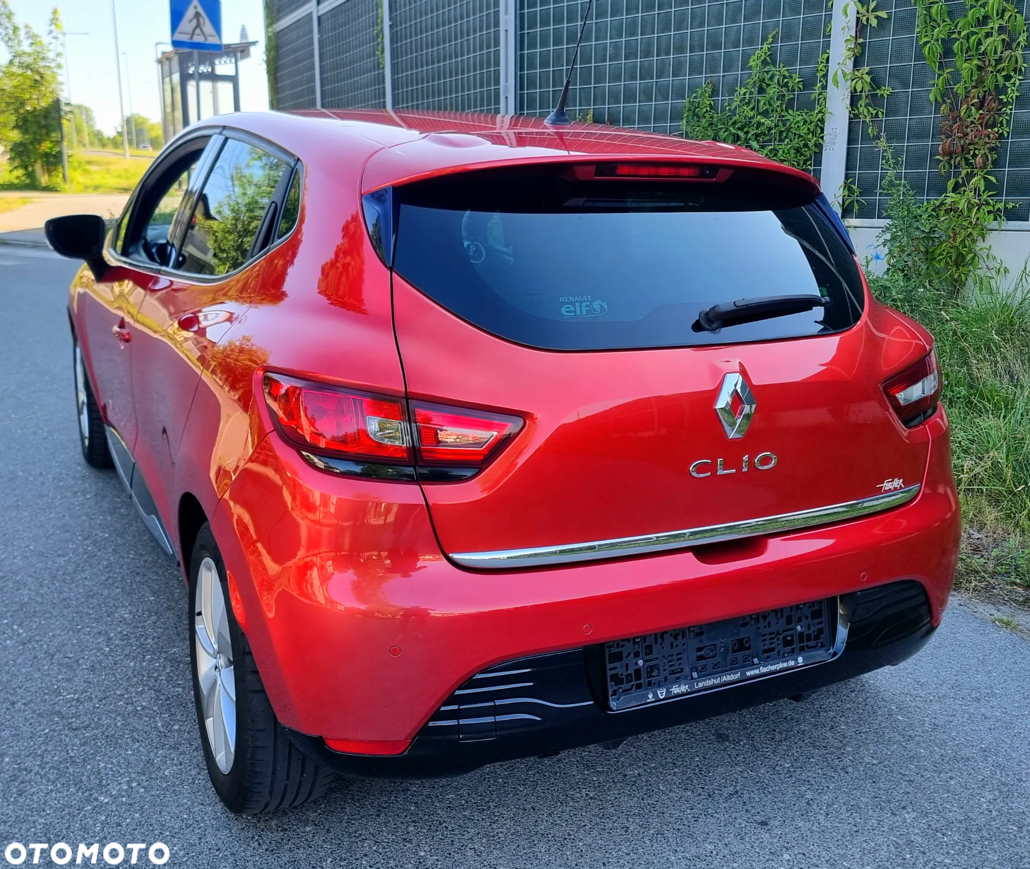 Renault Clio 1.2 16V Limited EU6 - 9