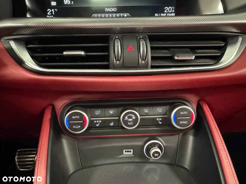 Alfa Romeo Stelvio 2.0 Turbo 16V AT8-Q4 Executive - 18