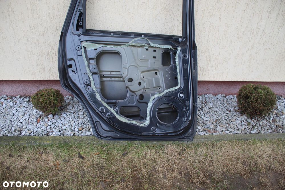 DRZWI LEWY TYŁ TYLNE Z11 NISSAN NOTE E11 - 6